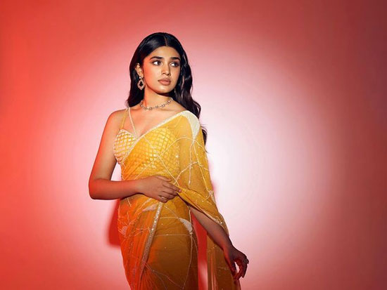 Beautiful Clicks Of Krithi Shetty In Saree